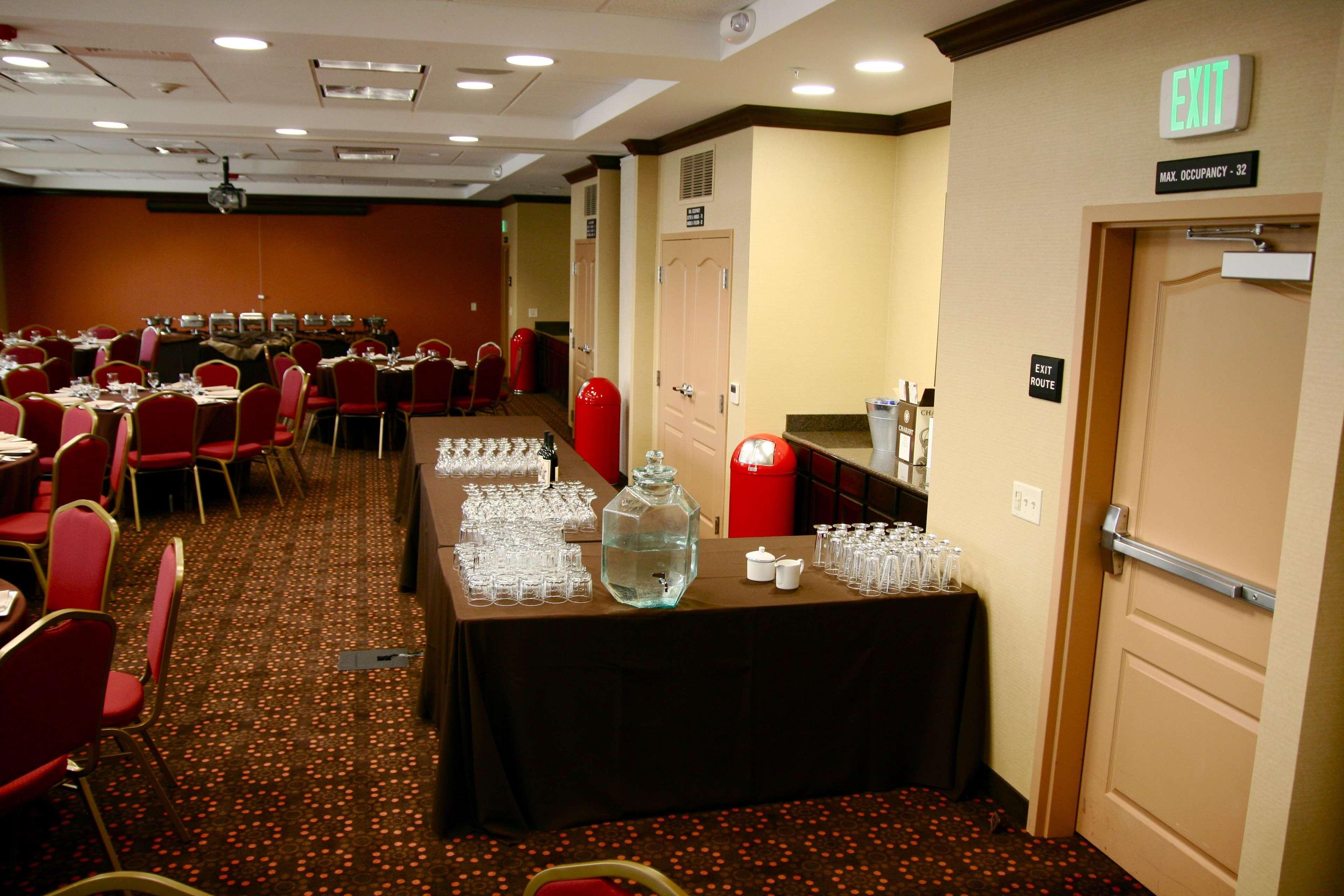 Hampton Inn & Suites Folsom Restoran fotoğraf