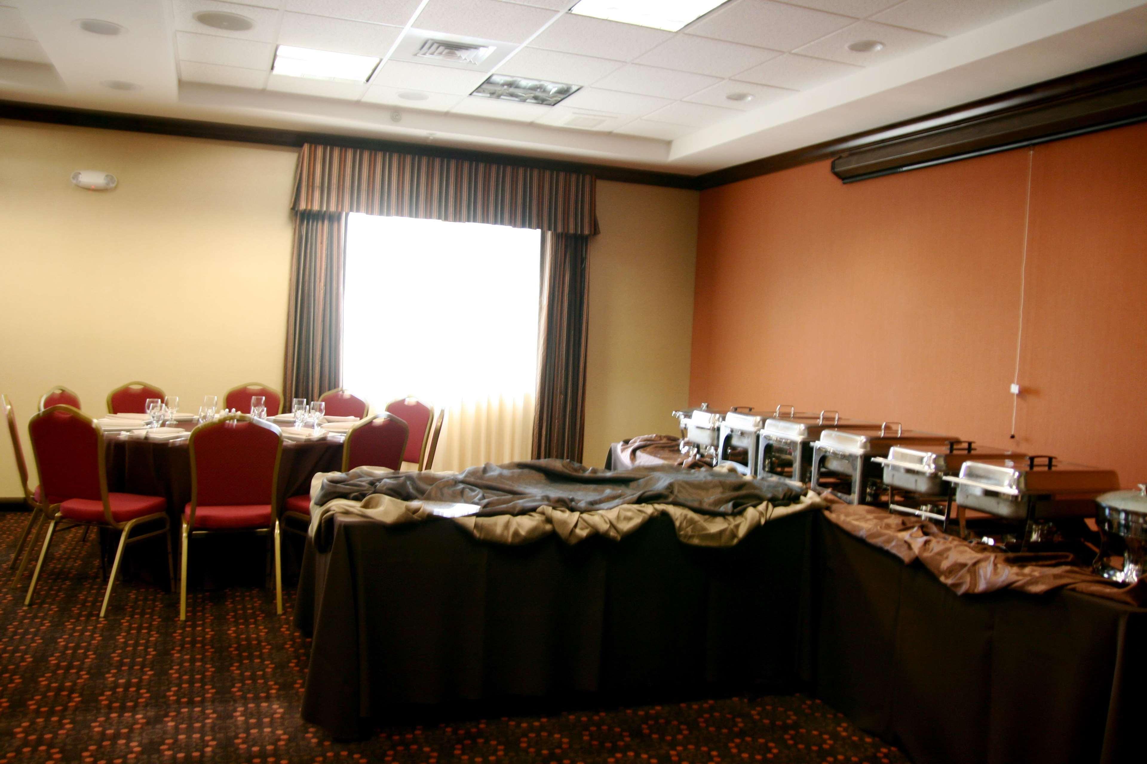 Hampton Inn & Suites Folsom Restoran fotoğraf