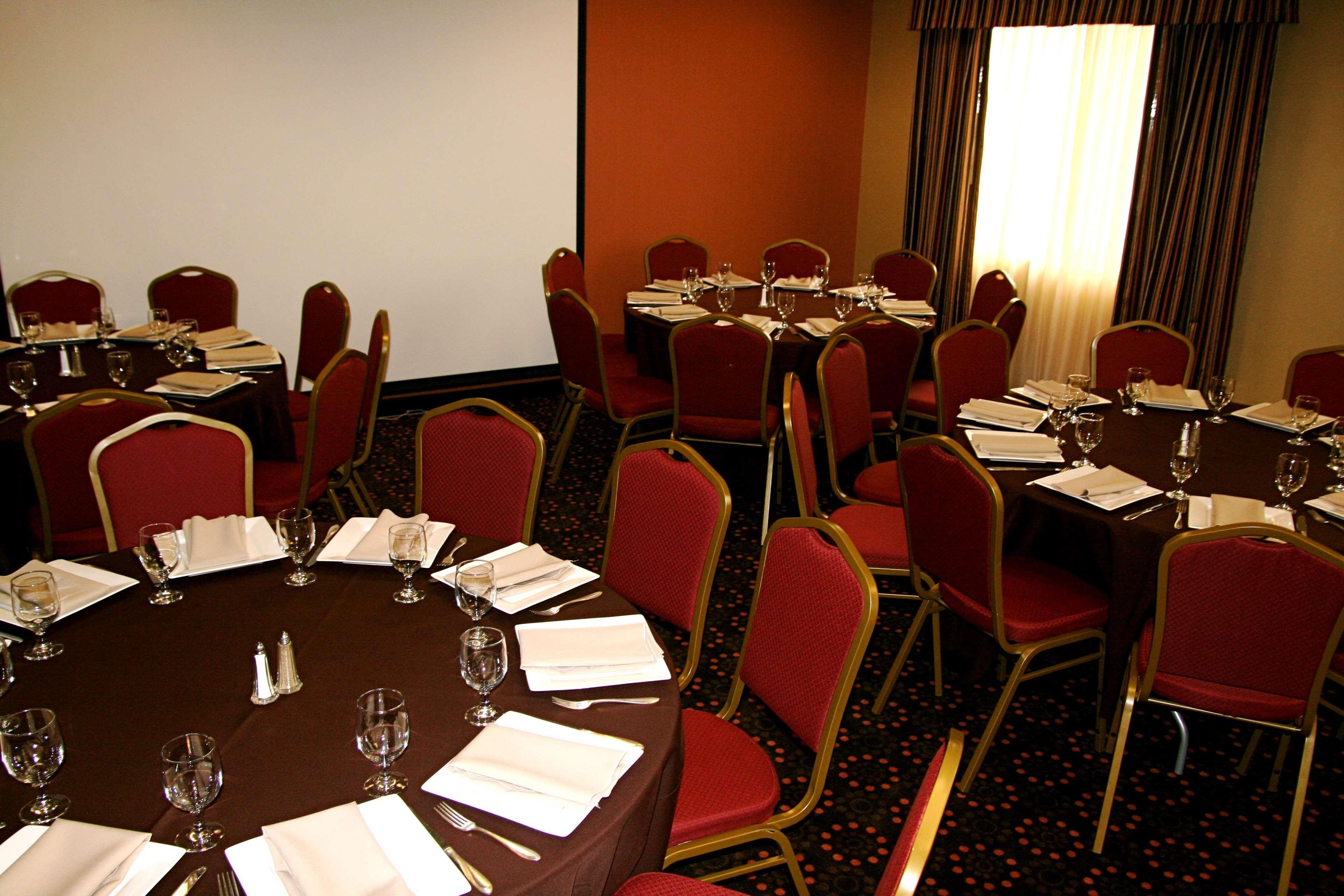 Hampton Inn & Suites Folsom Restoran fotoğraf