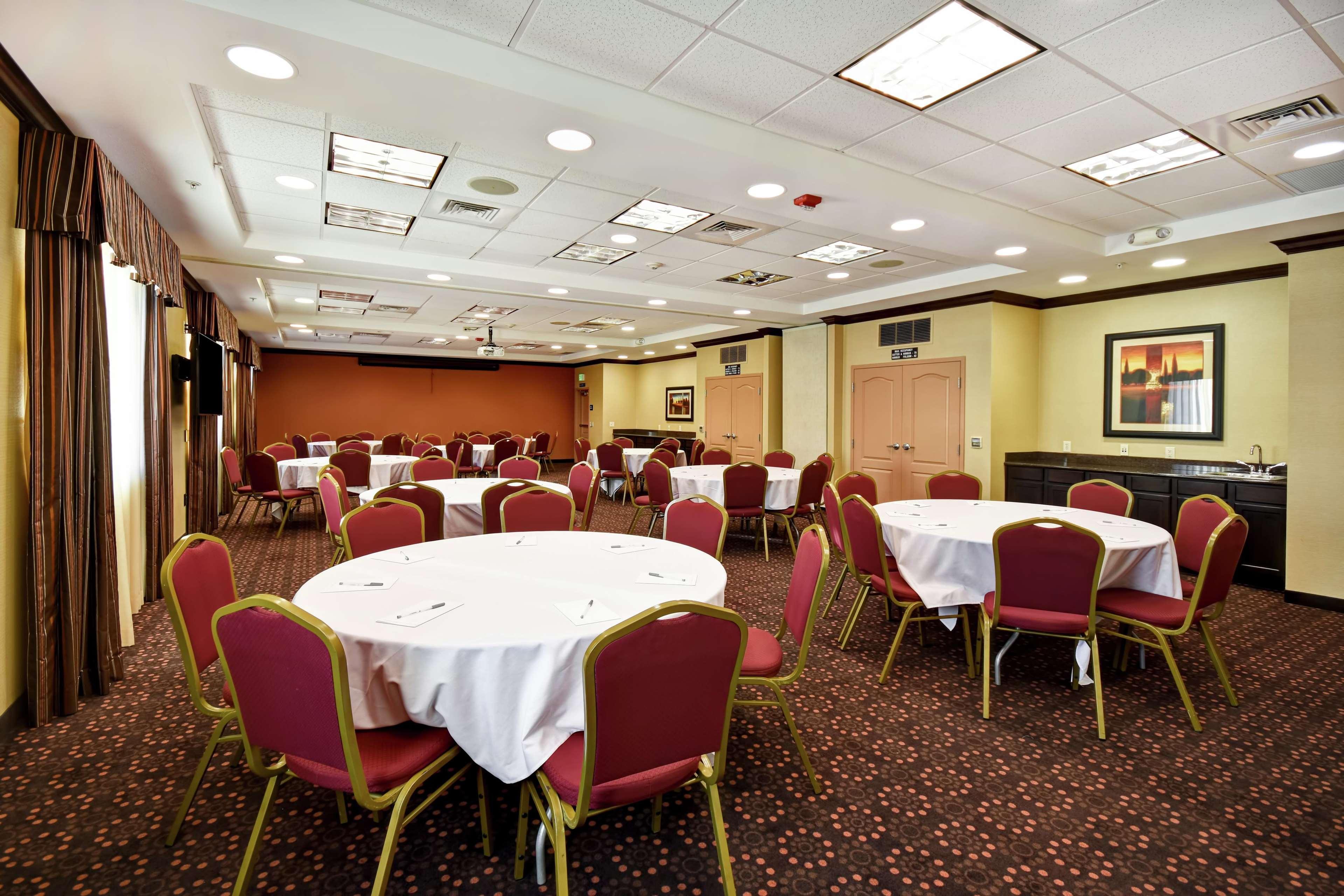 Hampton Inn & Suites Folsom Dış mekan fotoğraf