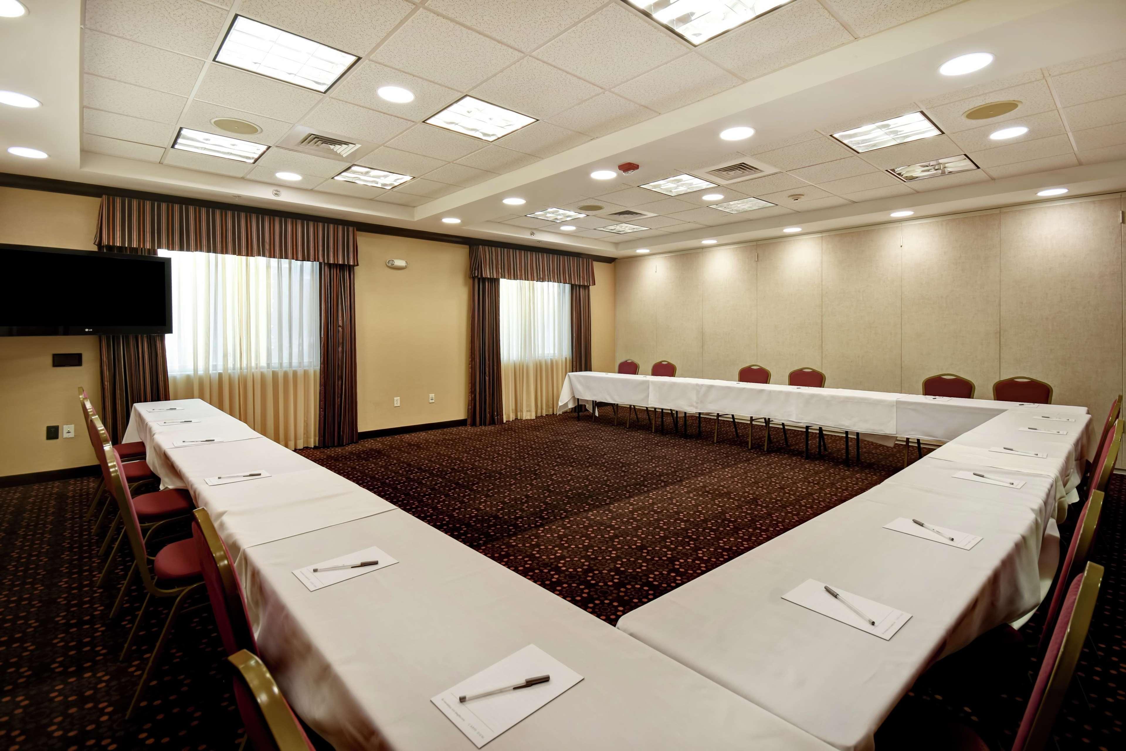 Hampton Inn & Suites Folsom Dış mekan fotoğraf