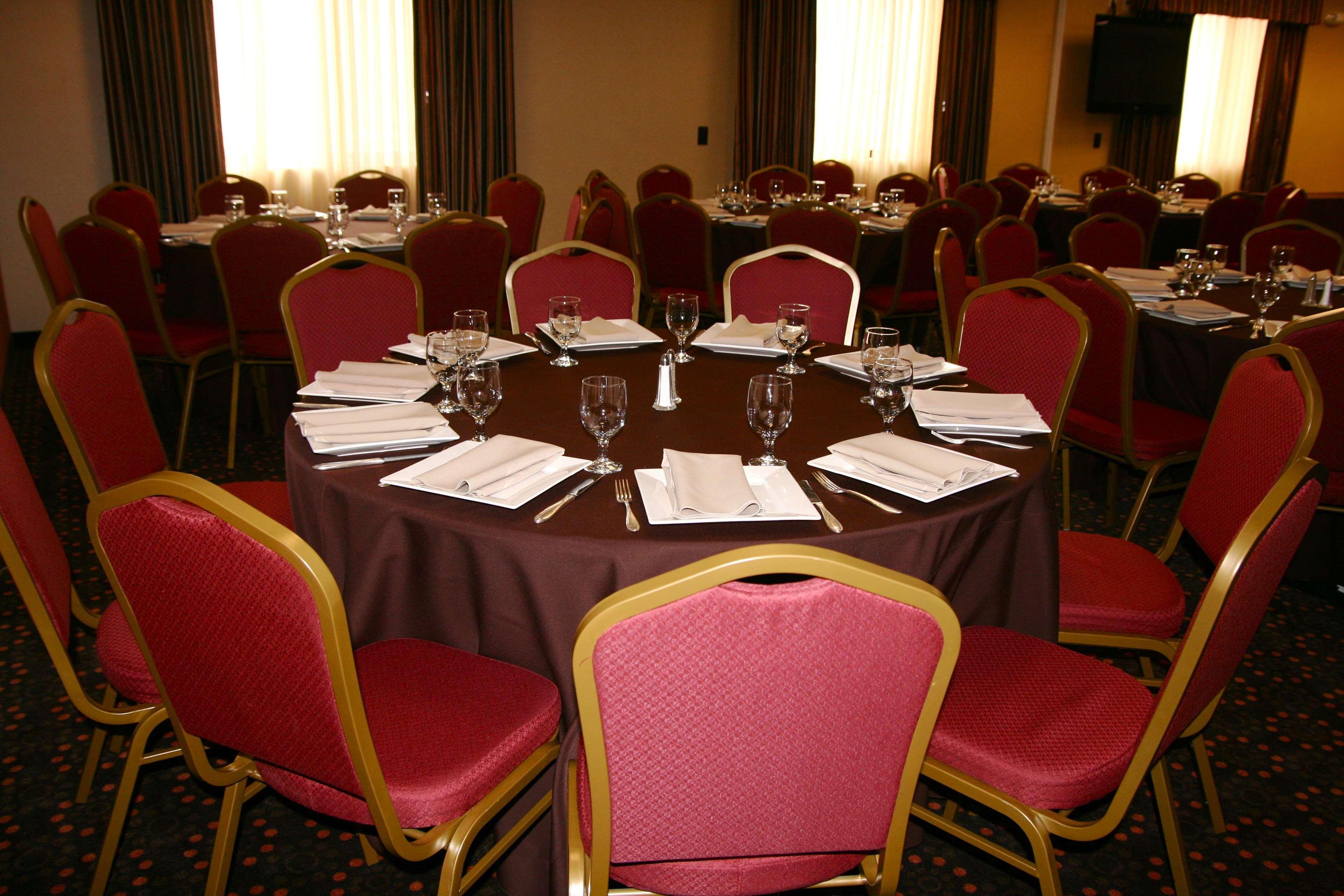 Hampton Inn & Suites Folsom Restoran fotoğraf