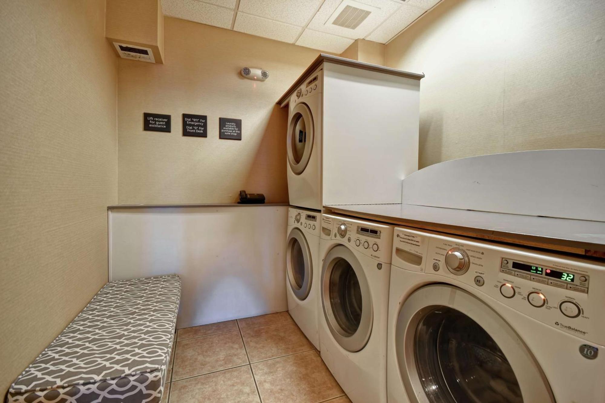 Hampton Inn & Suites Folsom Dış mekan fotoğraf