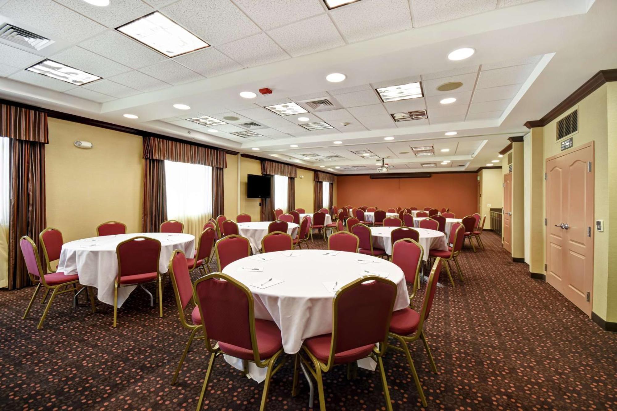 Hampton Inn & Suites Folsom Dış mekan fotoğraf